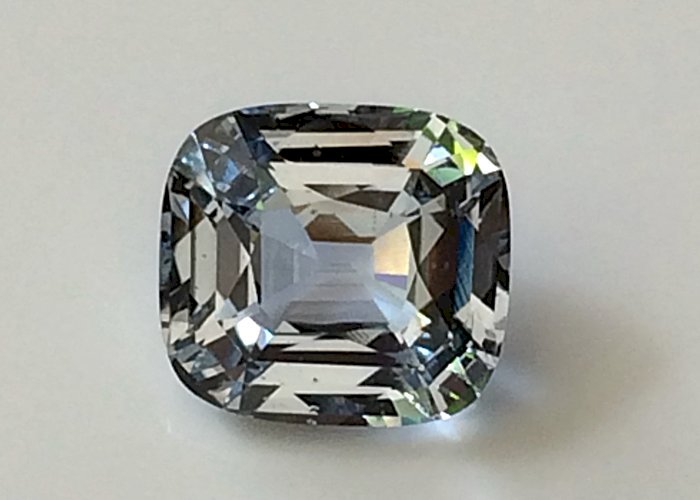 7.52 Cts Natural Unheated White Sapphire Rare Gorgeous very bright and lively Ceylon Sapphire