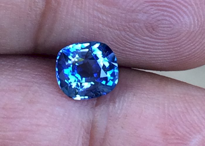 1.71 Cts Natural Unheated Blue Sapphire Super Fine Quality Vivid Ceylon Sapphire