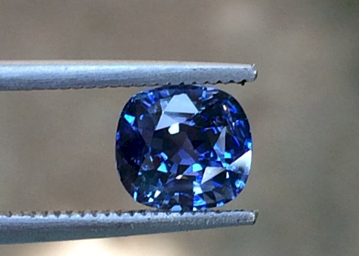 1.71 Cts Natural Unheated Blue Sapphire Super Fine Quality Vivid Ceylon Sapphire