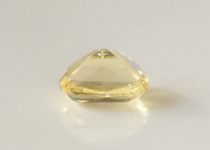 2.24 Cts Natural Yellow Sapphire Unheated Top Vivid Ceylon Sapphire