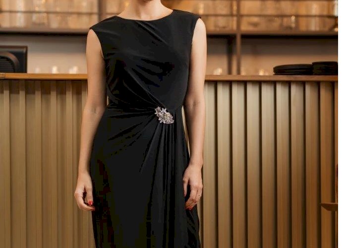 Evie Black Dress